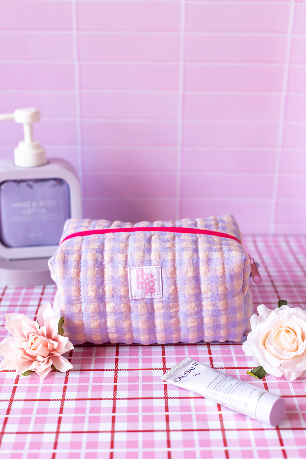 fond photo rose pale pour photographie artisanat, fleurs, printemps, bougies. 