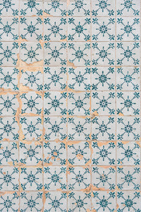 fond photo carrelage ancien bleu azulejos pour photographie de restaurant, artisanat, bijoux, ambiance soleil, mediterrannée, bio, plage, apéro tapas