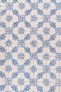fond photo carrelage ancien bleu azulejos pour photographie de restaurant, artisanat, bijoux, ambiance soleil, mediterrannée, bio, plage, apéro tapas