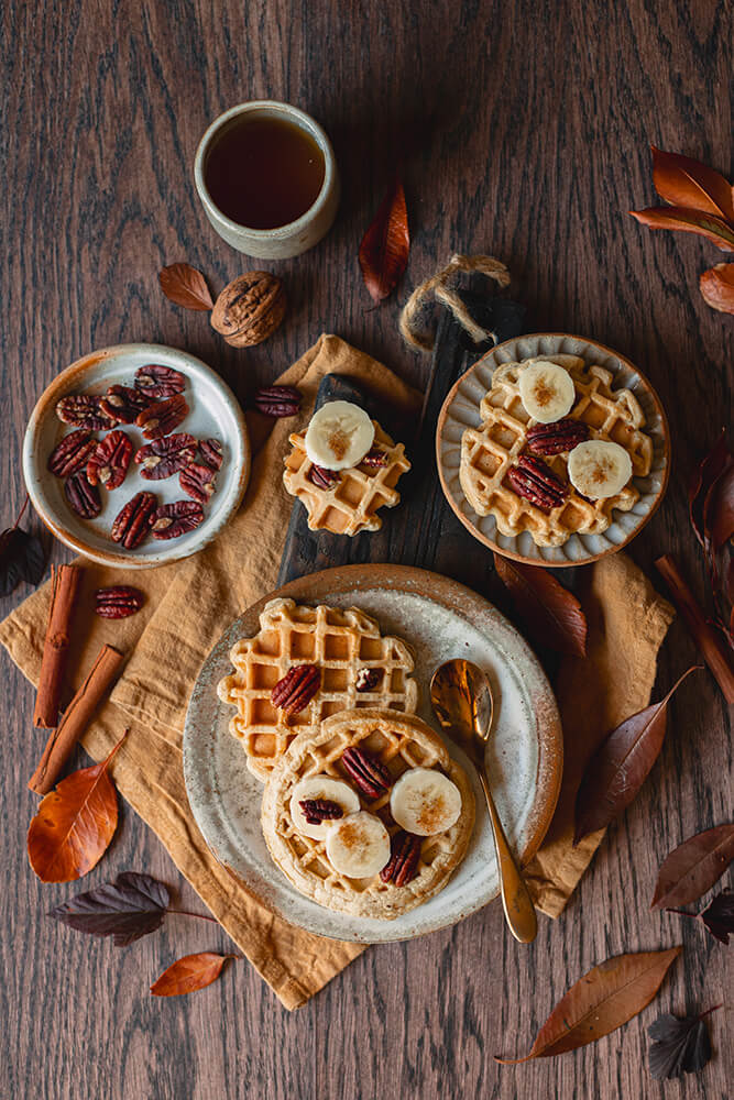 fond photo bois marron foncé pour l'automne et la photographie culinaire, artisanat cosy 