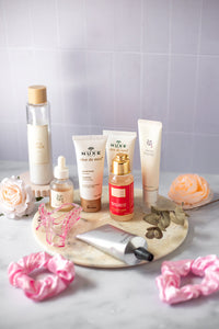 fond photo gris clair en carrelage pour photographie produit, cosmetique, zero dechet, couture, artisanat