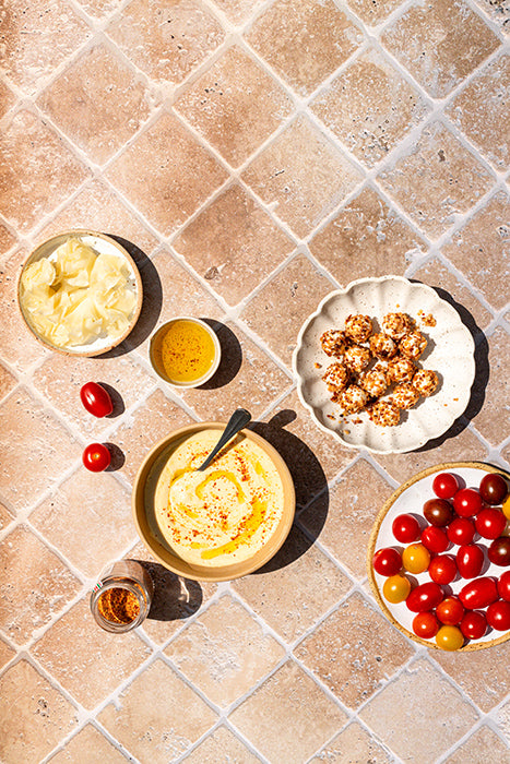 fond photo en carrelage travertin provencal pour photographie culinaire, cosmétique, produit, publicité, artisanat , estival carrelage beige