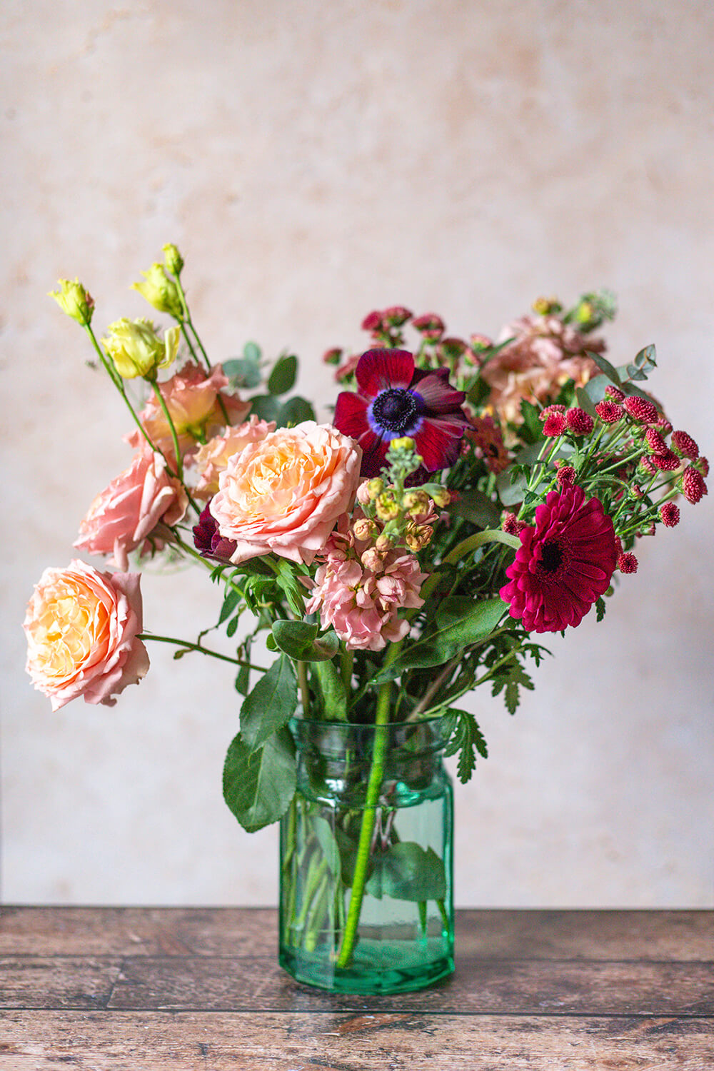 fond photo travertin beige pour photographie, fleuriste, fleur, bouquet