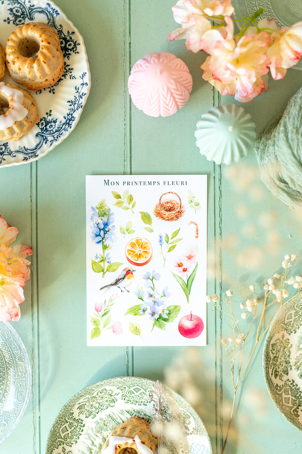 fond photo vert pale sauge, effet cottage bridgerton, printemps