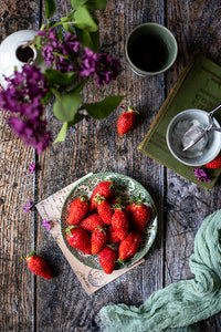 fond photo ancienne table de ferme vintage, moody, pour photographie culinaire, vintage, still life