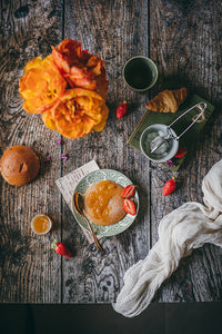 fond photo ancienne table de ferme vintage, moody, pour photographie culinaire, vintage, still life